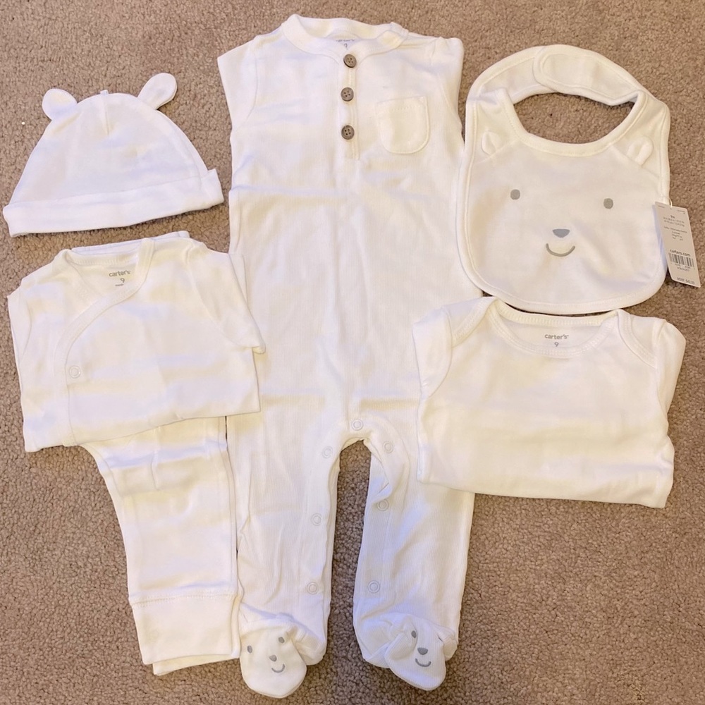 Carter’s Baby Essentials Gift Set